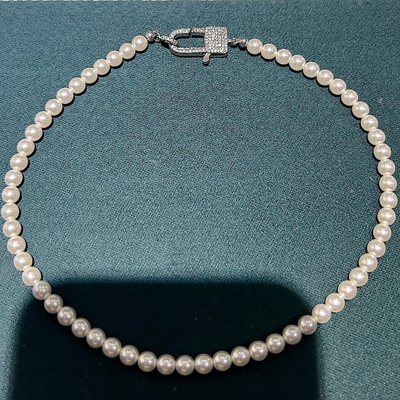 Pearl Clasp Choker Silver - Picture 4 of 4